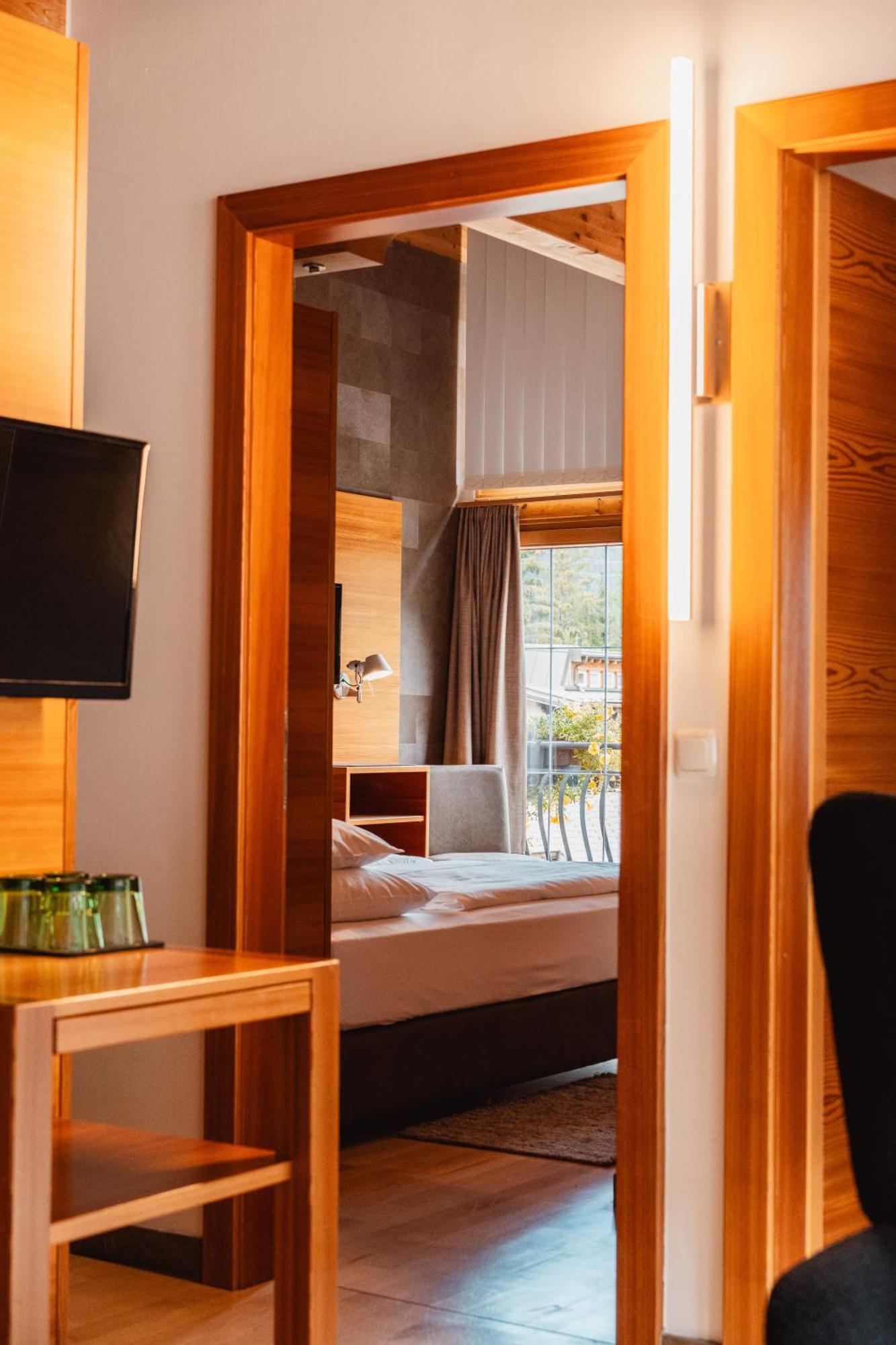 Schindler Hotel 3*